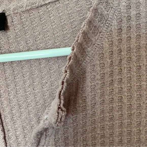 Sanctuary Light Pink Waffle Knit Long Sleeve V-Neck Top Size Medium Casual - Picture 3 of 10